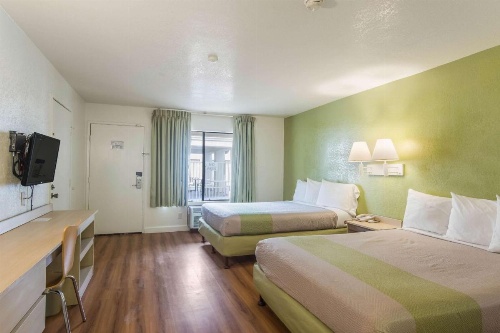 Motel 6 Hemet image 32