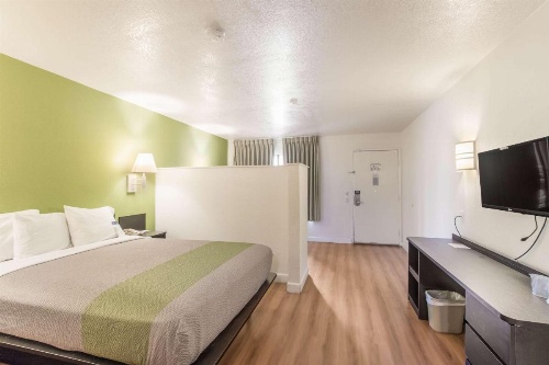 Motel 6 Hemet image 39