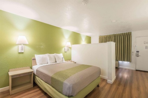 Motel 6 Hemet image 41