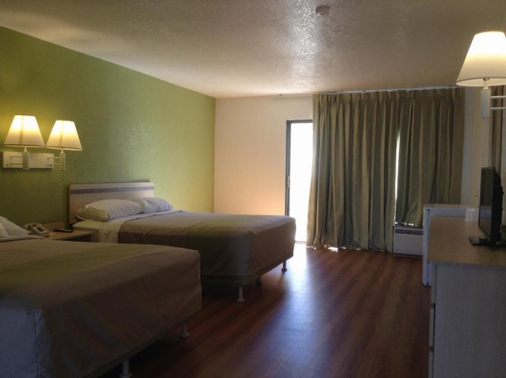 Motel 6 Hemet